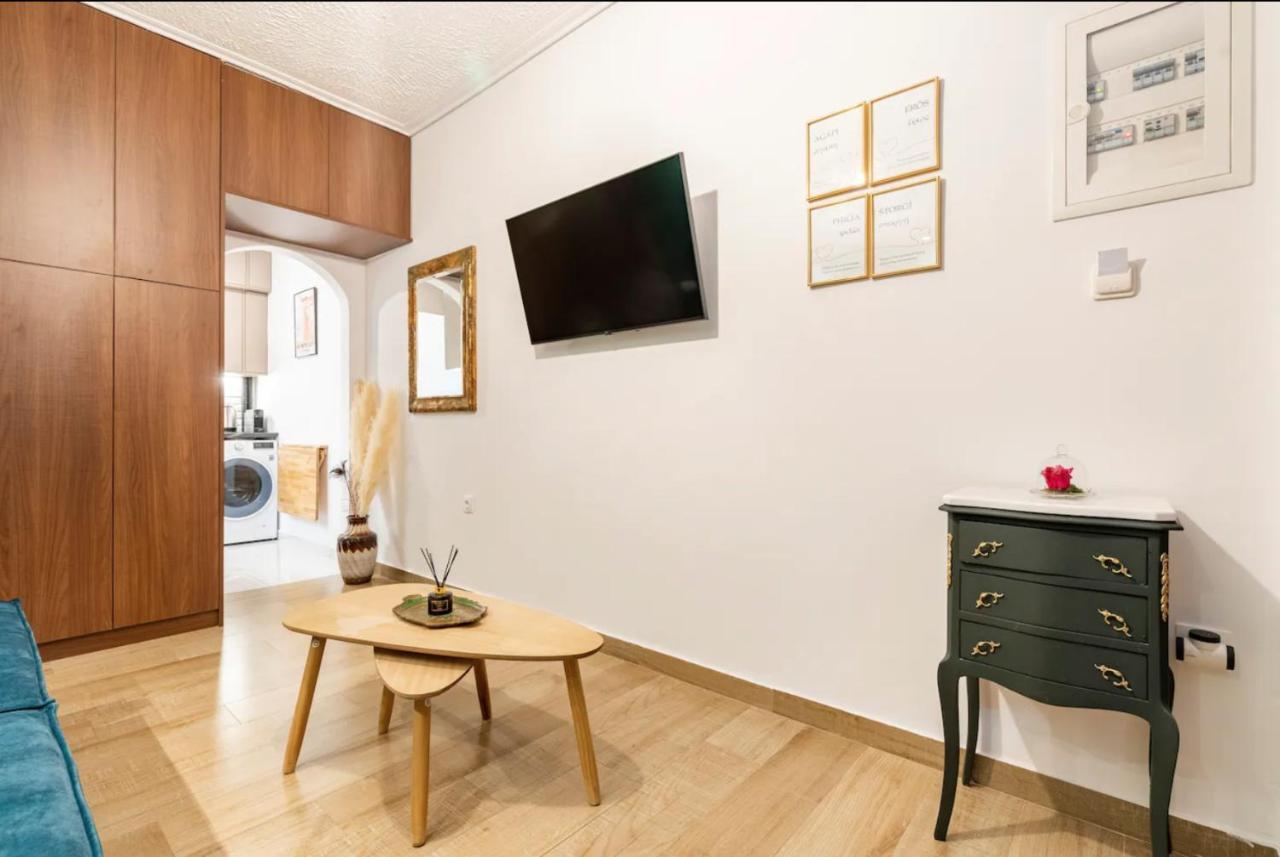 Cute Tiny Apartment In The Heart Of Flisvos Афіни Екстер'єр фото